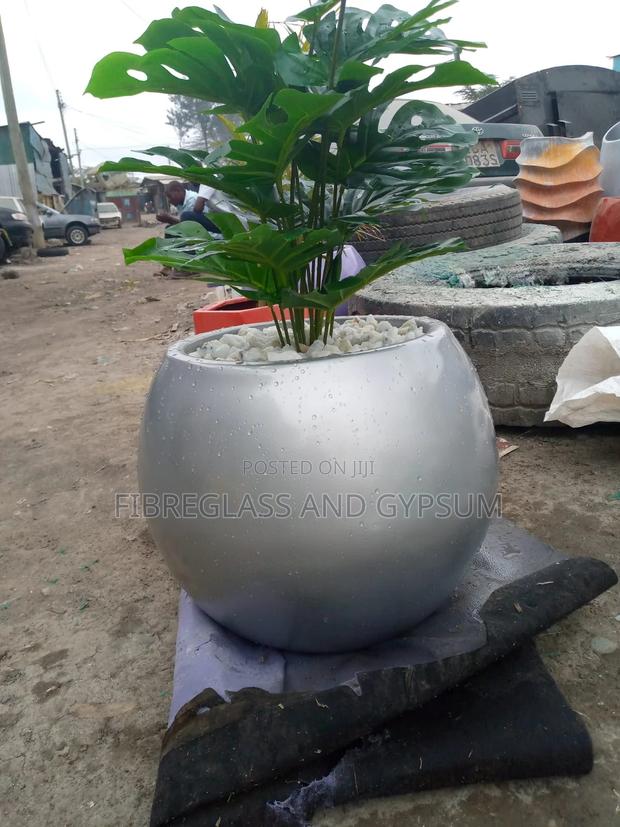Fibreglass Flower Pots - thumbnail 2
