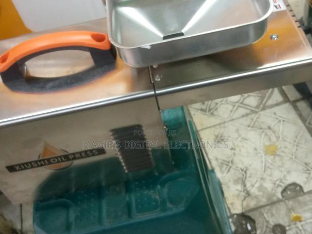 Brand New Oil Press - thumbnail 3