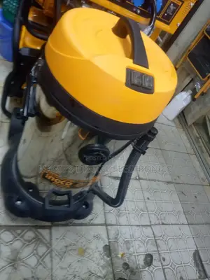 Most Positive 2400w Vacuum Cleaner