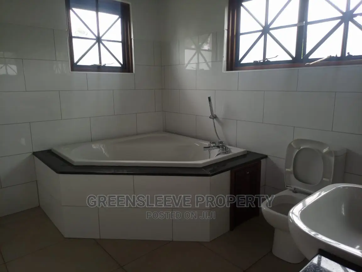 5bdrm Townhouse in Karen for Rent