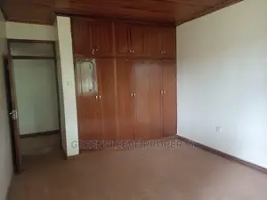 4bdrm Bungalow in Karen for Rent