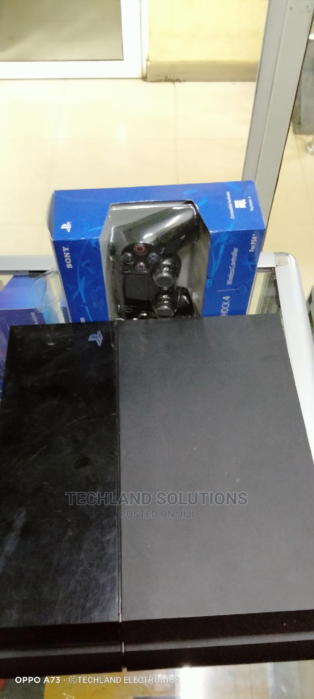 Playstation 4 Standard - main view