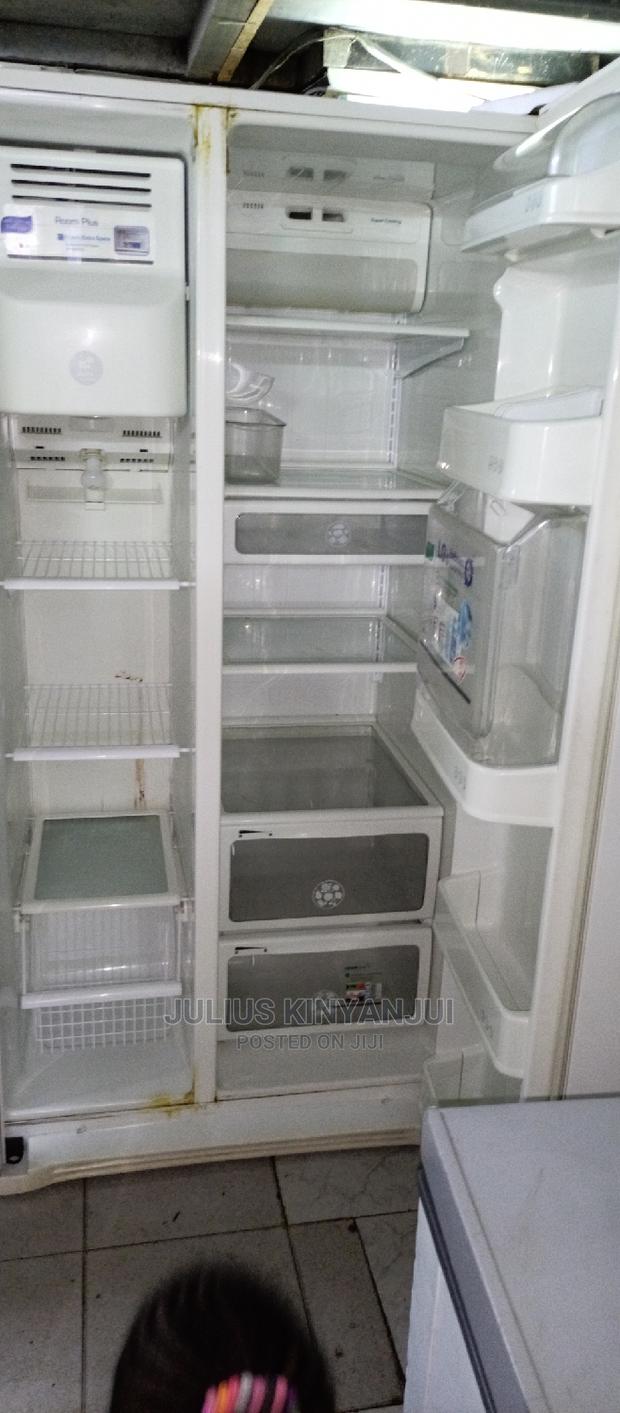 LG Twin Door Fridge - thumbnail 2