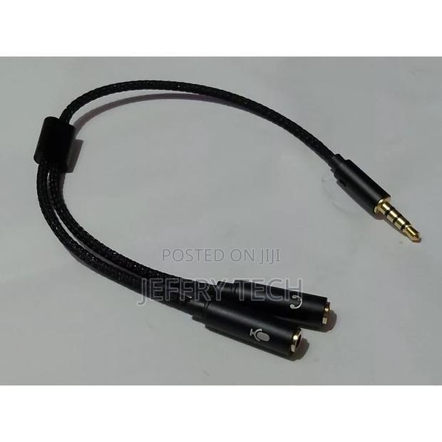 Audio Splitter to Microphone + Headphone - Black
