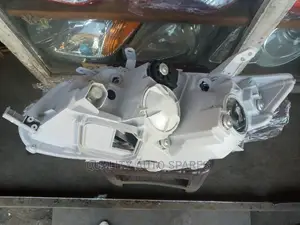Headlight Toyota Fielder/Axio (Xenon) Each At