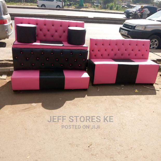 Pedicure Seat/Waiting Bench - main view