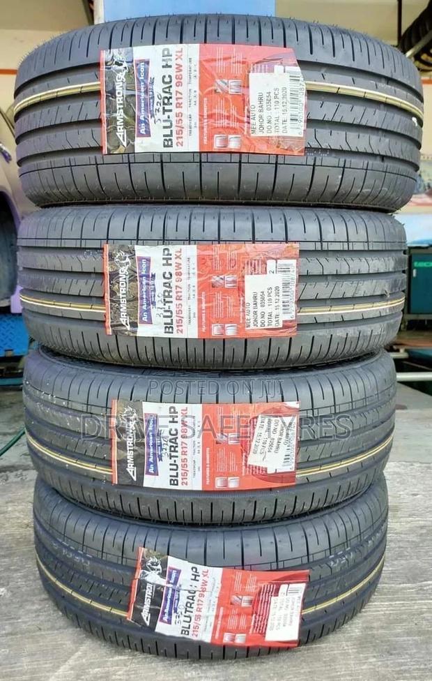 215/55 R17 Armstrong Tyre Made in China 98w