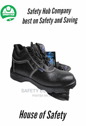 Quality Footwear for Safety (Vaultex) - thumbnail 2