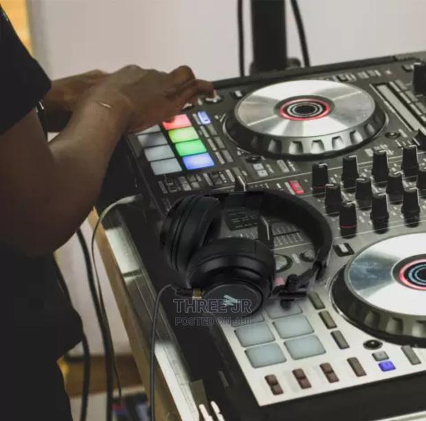Overhead Headphones In Stock. Powerful Bass And Comfortable - thumbnail 3