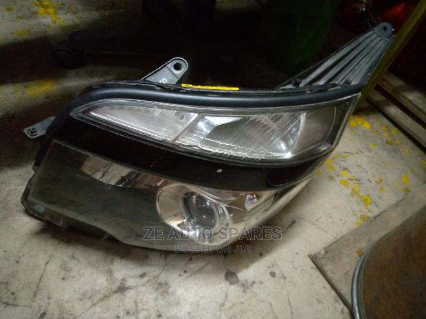 Toyota Voxy 2012 Headlight - thumbnail 2
