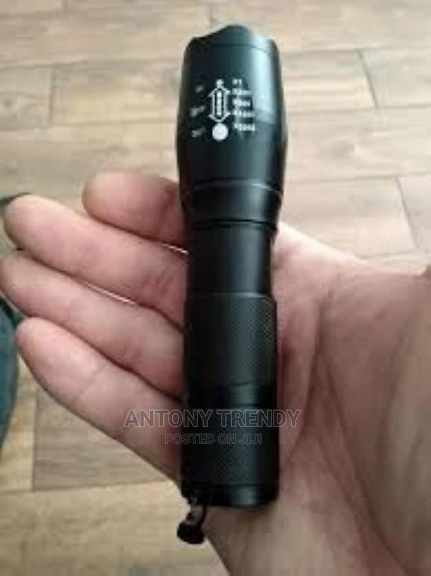 LED Torch Super Bright CREE T6 Torch Zoomable Waterproof Fl - main view
