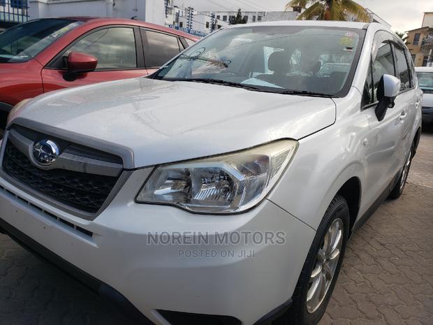Subaru Forester 2014 White - thumbnail 3