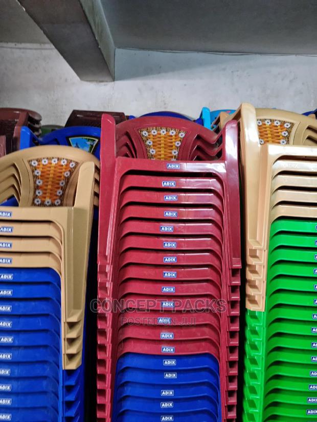 Quality Plastic Chairs. Flower Back - main view