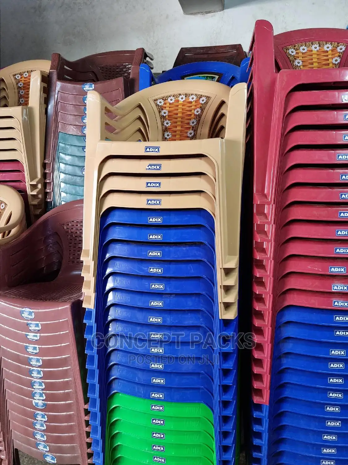 Quality Plastic Chairs. Flower Back