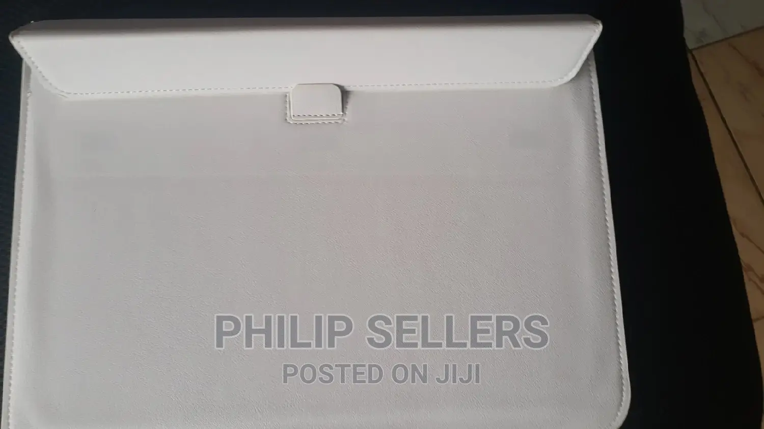 Quality Leather Material Waterproof and Scratch Resistant