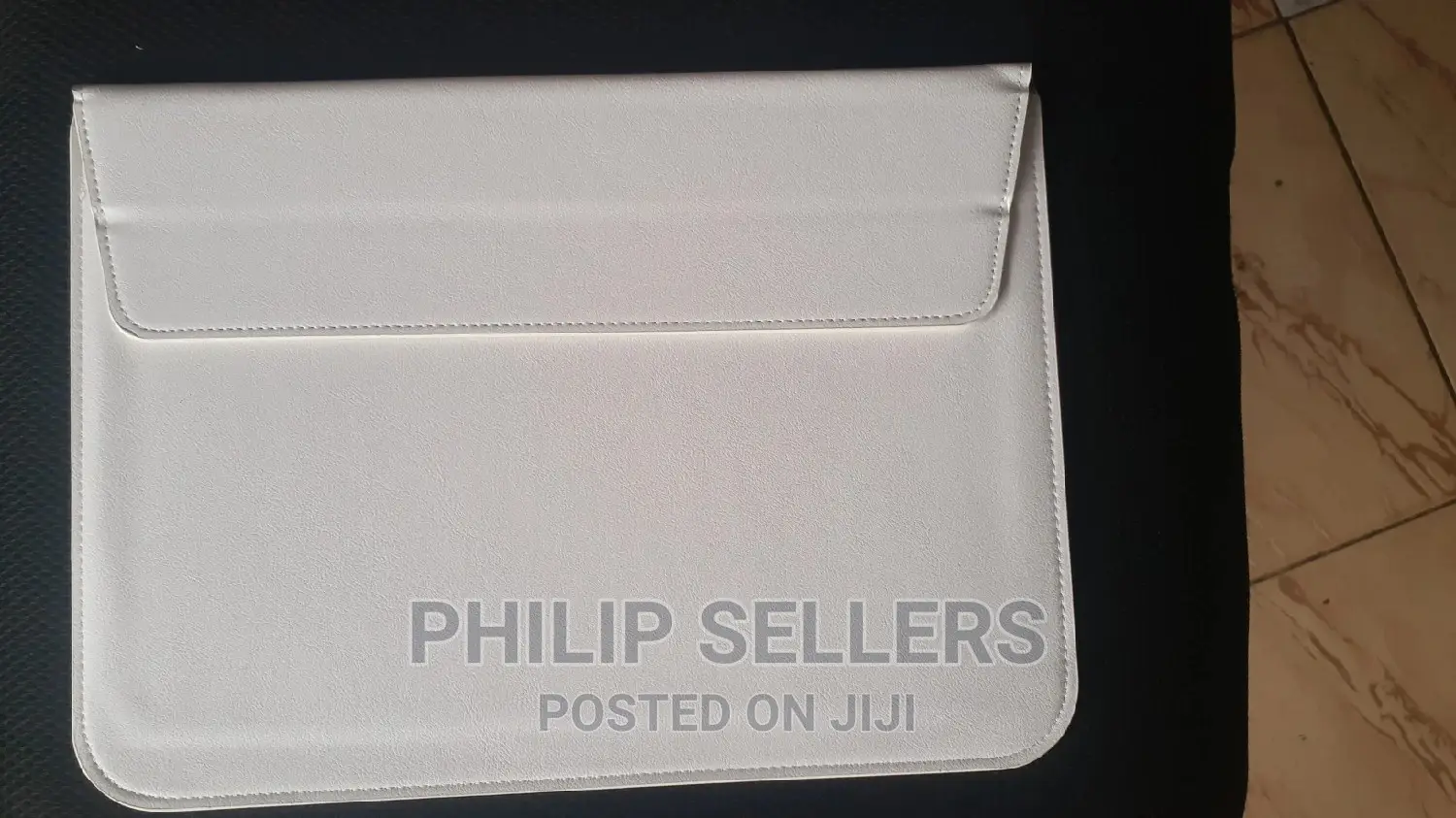 Quality Leather Material Waterproof and Scratch Resistant