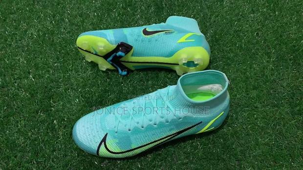 Unique Sports Shoes - main view