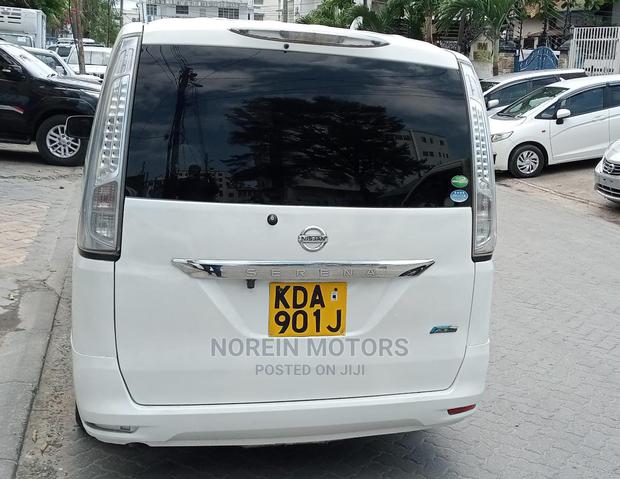 Nissan Serena 2013 Silver - thumbnail 2