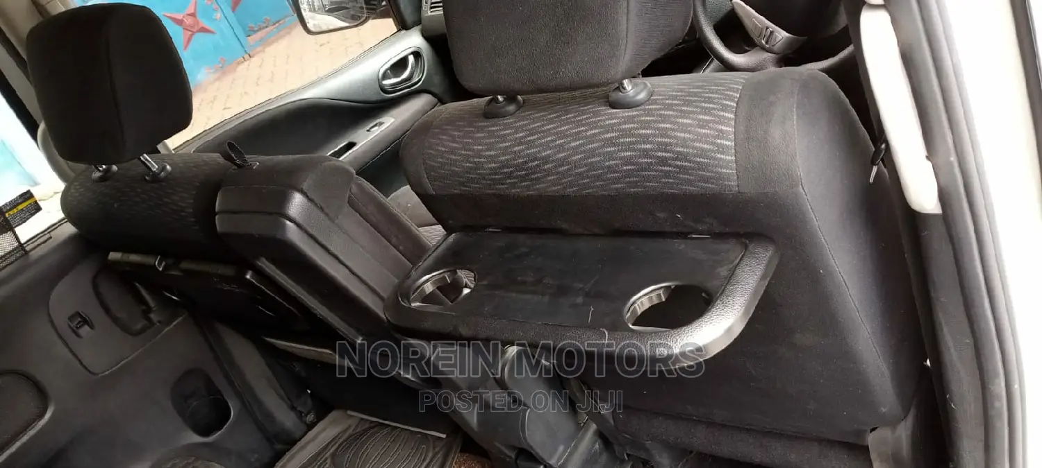 Nissan Serena 2013 Silver