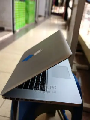 Laptop Apple MacBook Pro 2011 8GB Intel Core I7 HDD 1T