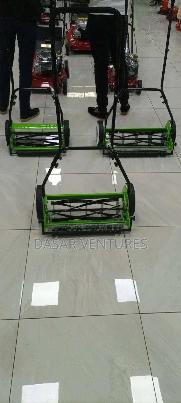 Manual Lawn Mowers
