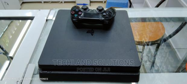 Used Ps4 Slim (Ps 4 Slim) - main view