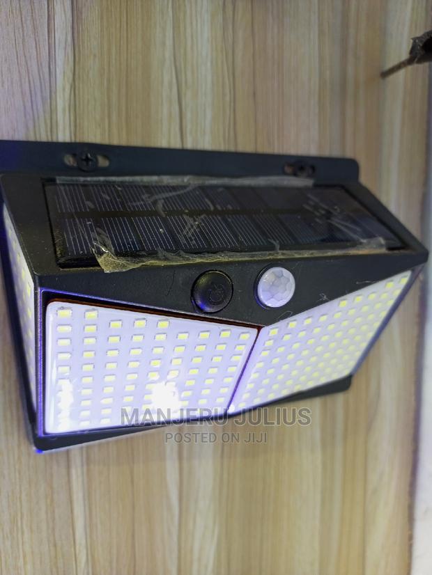 Solar Wall Lights - thumbnail 3