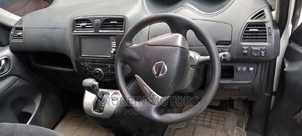 Nissan Serena 2013 White - thumbnail 3