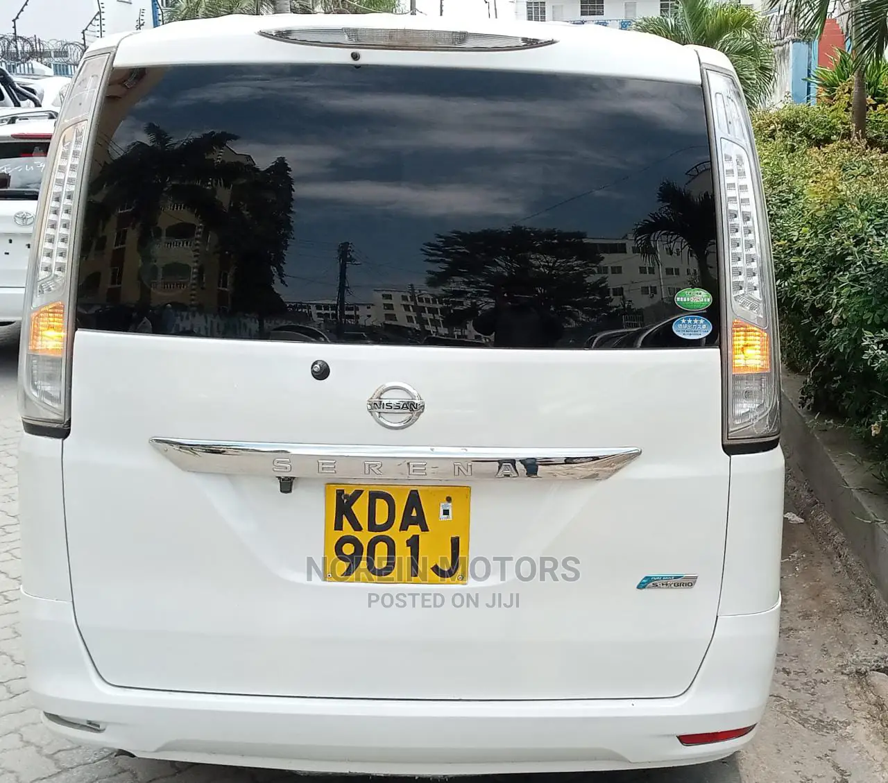 Nissan Serena 2013 White