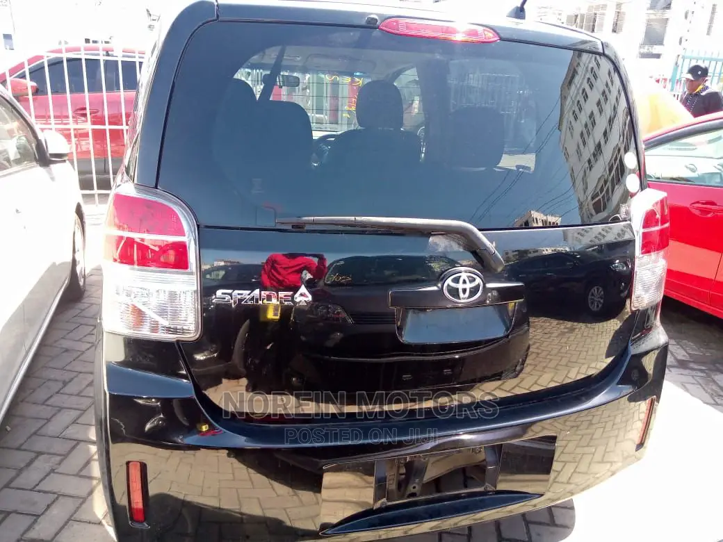 Toyota Spade 2014 Matt Black