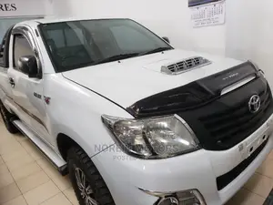 Toyota Hilux 2014 White