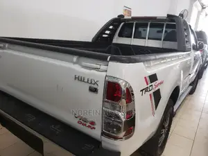 Toyota Hilux 2014 White