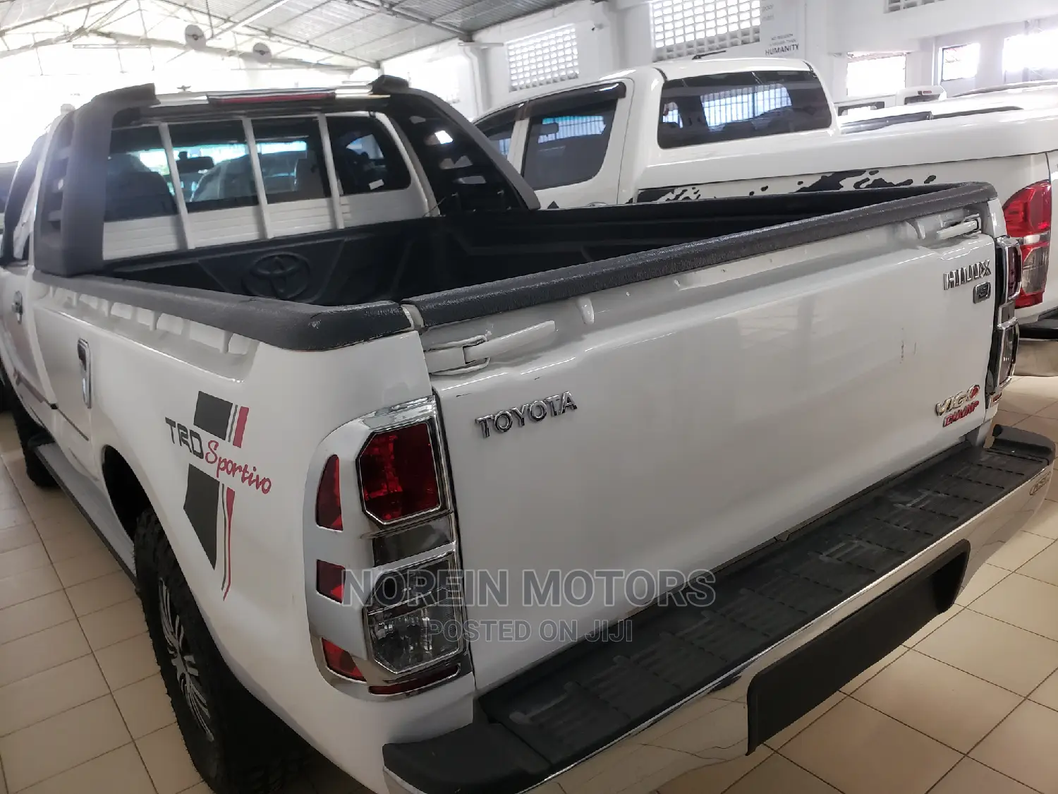 Toyota Hilux 2014 White