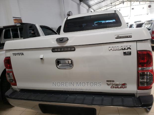 Toyota Hilux 2014 White - thumbnail 4