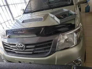 Toyota Hilux 2014 Gray