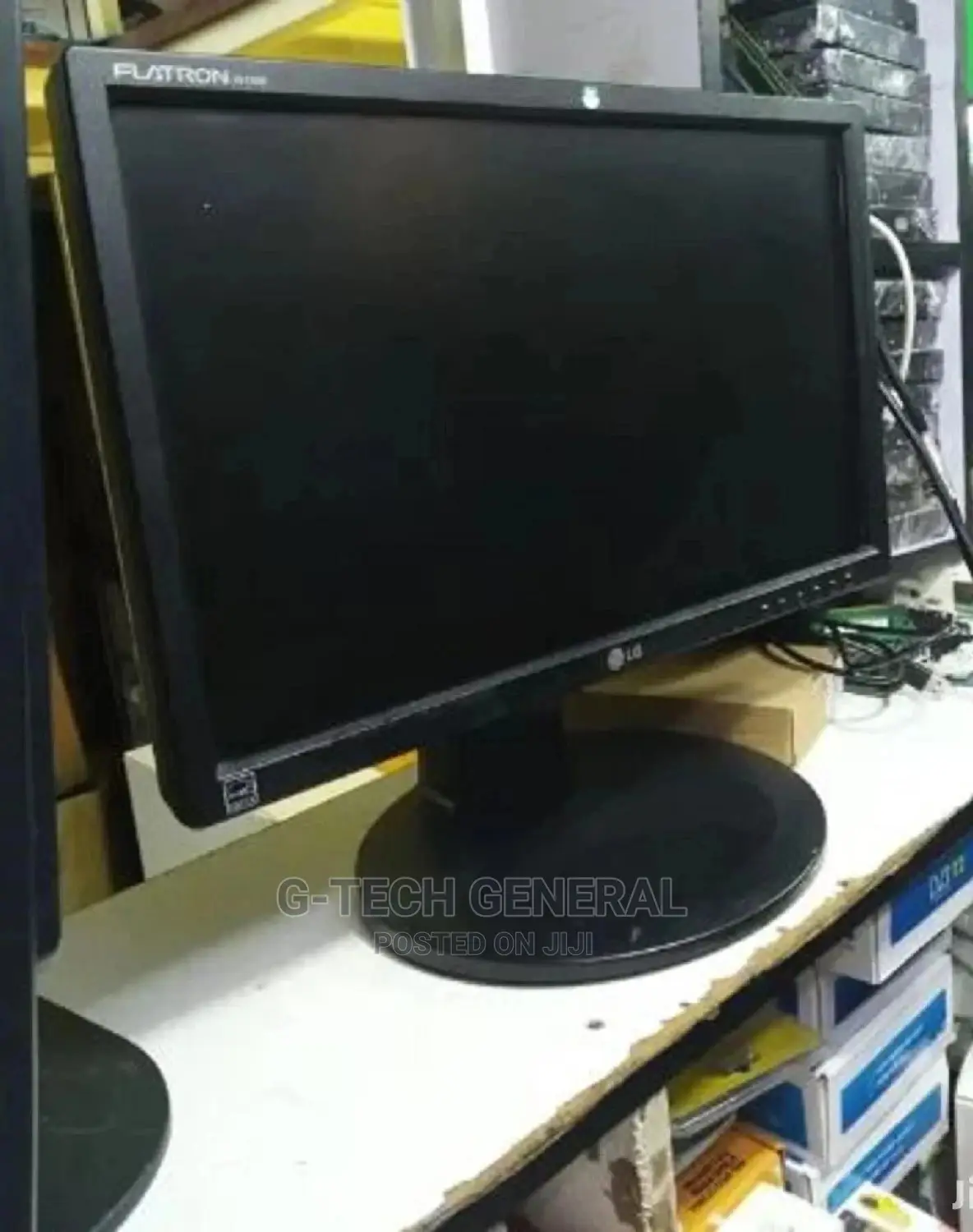 19 Inches Stretch Monitors