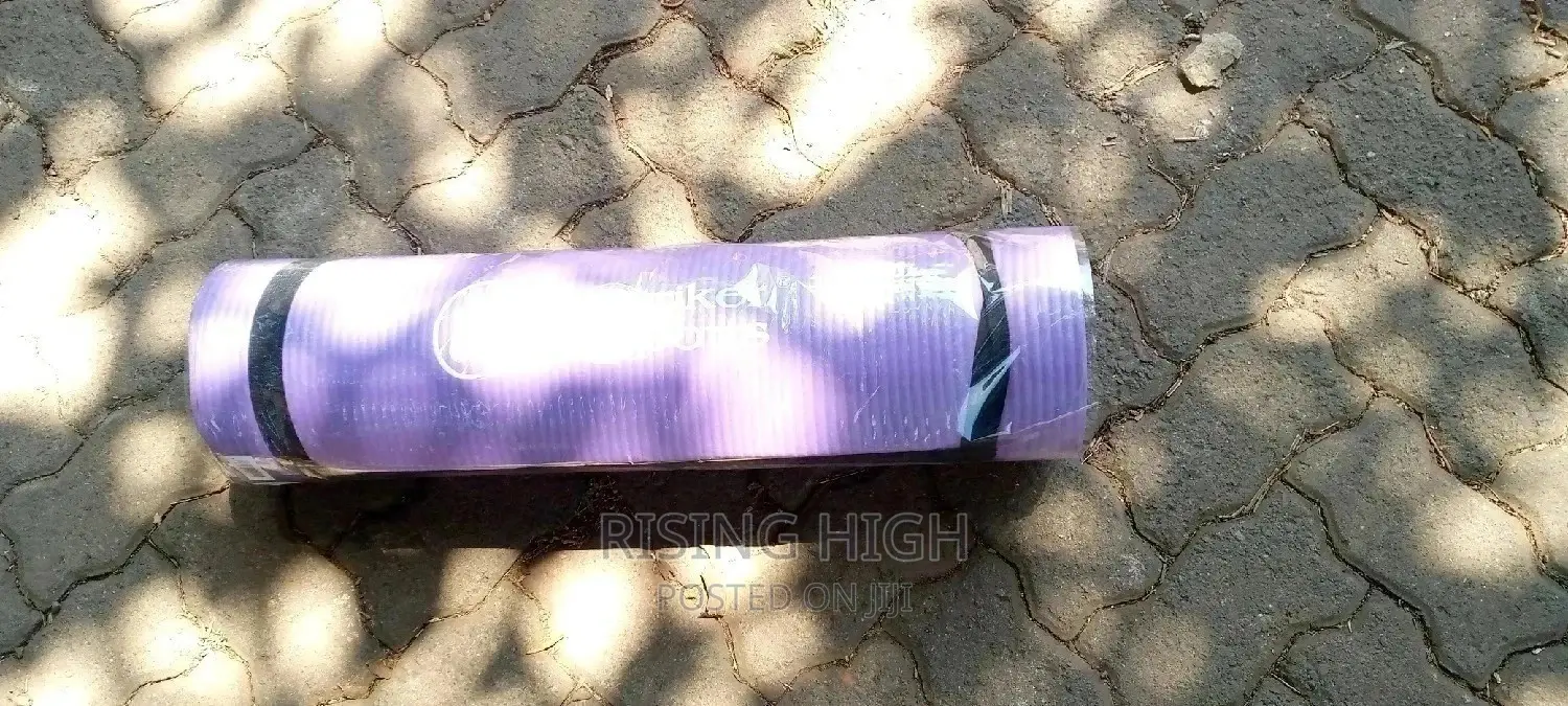 Colurful Striker Sports Yoga Mats