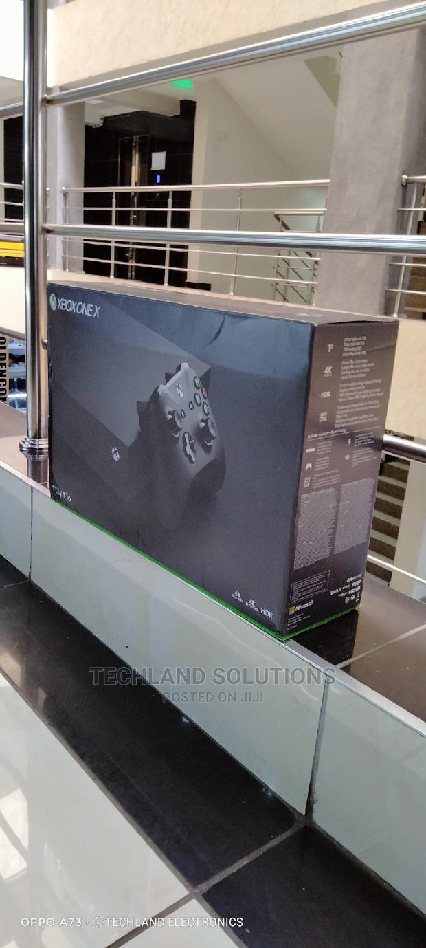 Xbox One X - main view