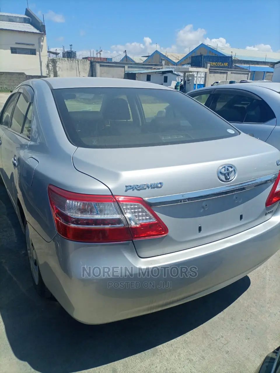 Toyota Premio 2015 Silver