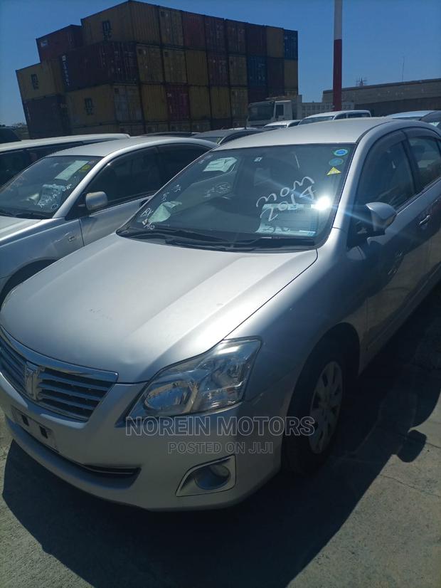 Toyota Premio 2015 Silver