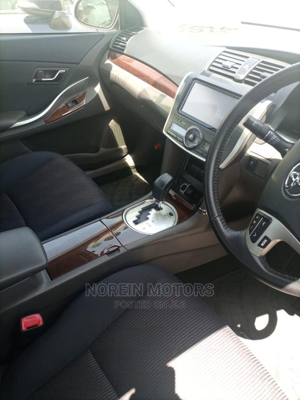 Toyota Premio 2015 Silver - thumbnail 8