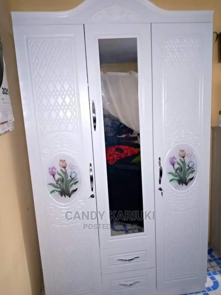 Spacious 3 Door Wardrobe