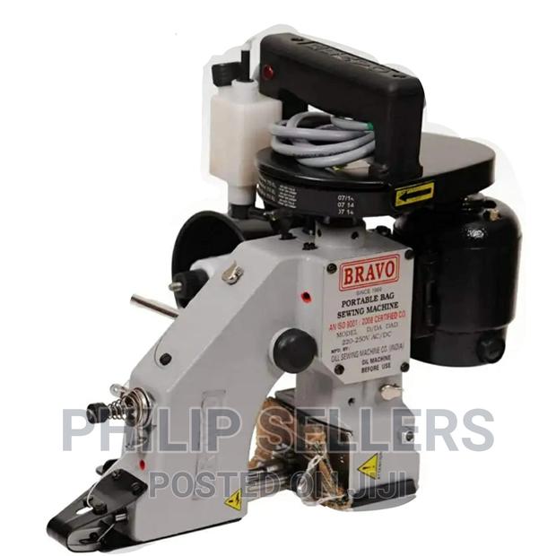 Provided With a Plastic Handle and an Auto-Lubrication - main view