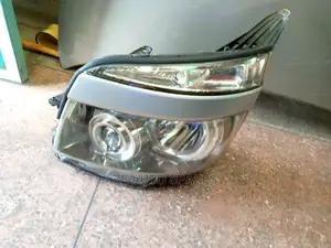 Toyota Voxy 2008 Xenon Headlight