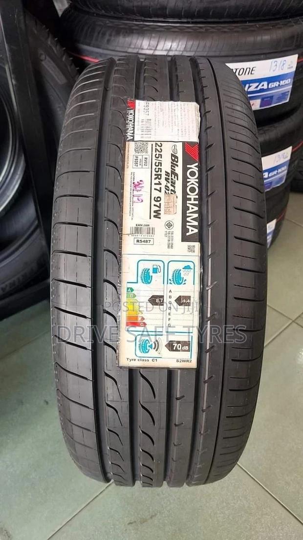 225/55 R17 Yokohama Tyre 97w