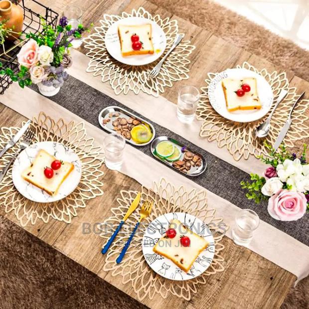 6 Pcs Non Woven Tablemats