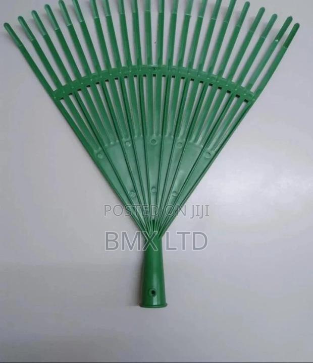 Plastic Leaf Rakes
