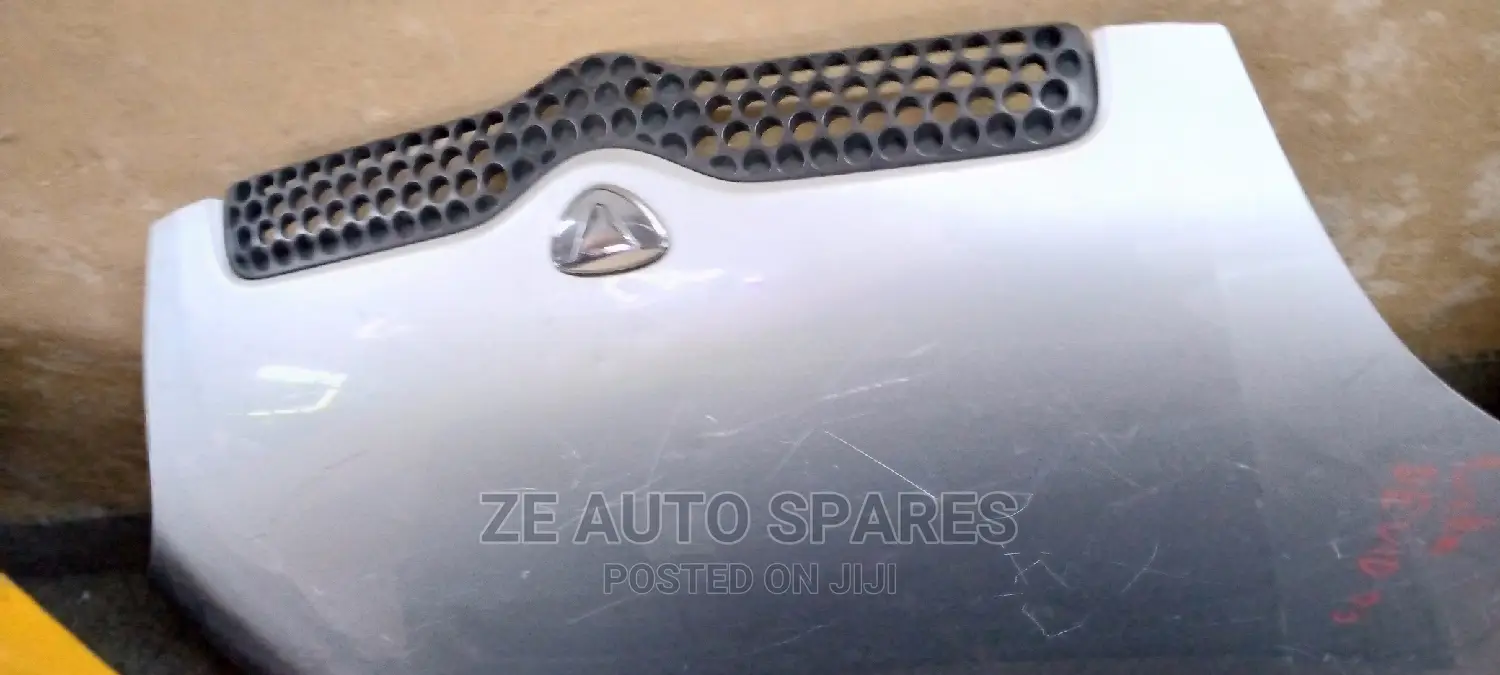 Toyota Vitz Bonnet 2002
