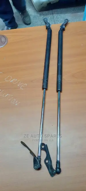 Toyota Vitz 2002 Shocks