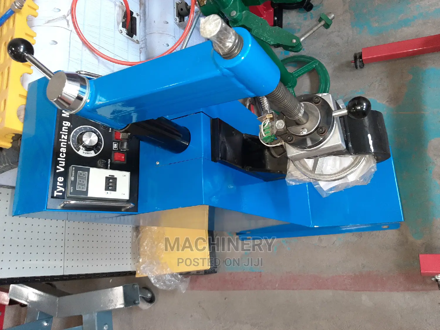 Valcuniser Tire Repair Machine